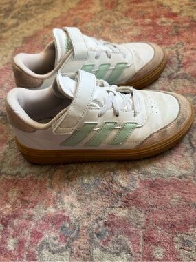 Adidas Courtblock Tennis Shoes‎ mint team Sole Youth Size 1.5